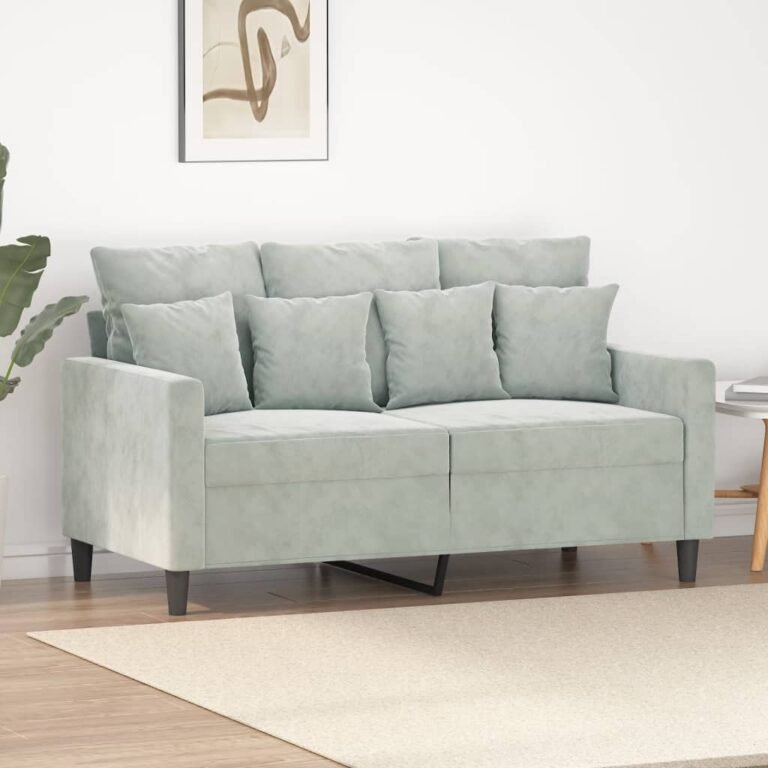 Sofa – šviesiai pilka spalva Sofa – šviesiai pilka spalva